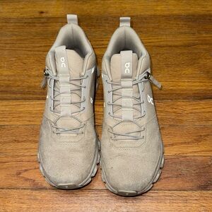ONCLOUD Water resistant high top tennis shoes